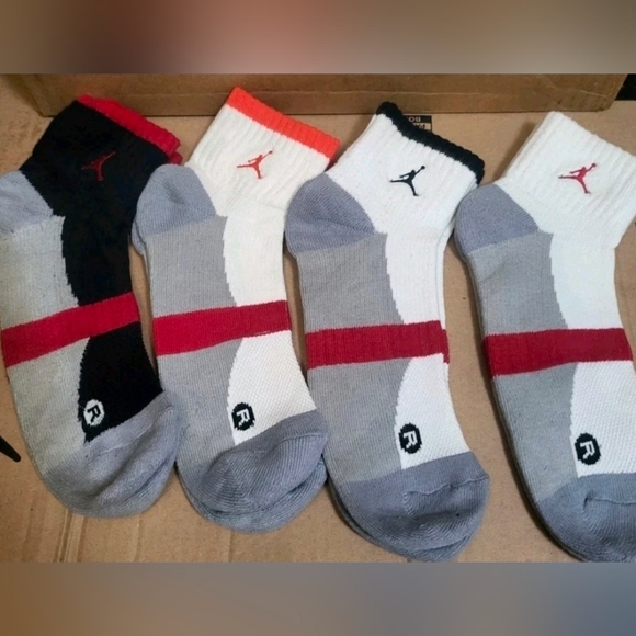 Jordan Other - Jordan Retro Quarter Top Socks Lot Of 4